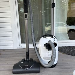 Miele Classic C1 Cat And Dog Power line Vacuum