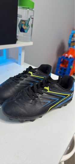 Boys soccer cleats