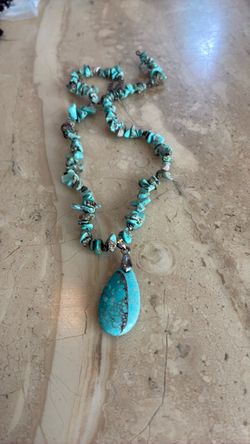 Turquoise Chip Bead Pendant Necklace