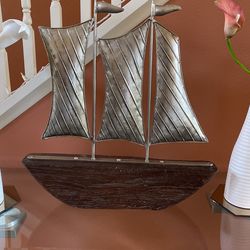 Beautiful Wood & Metal Decor Piece 