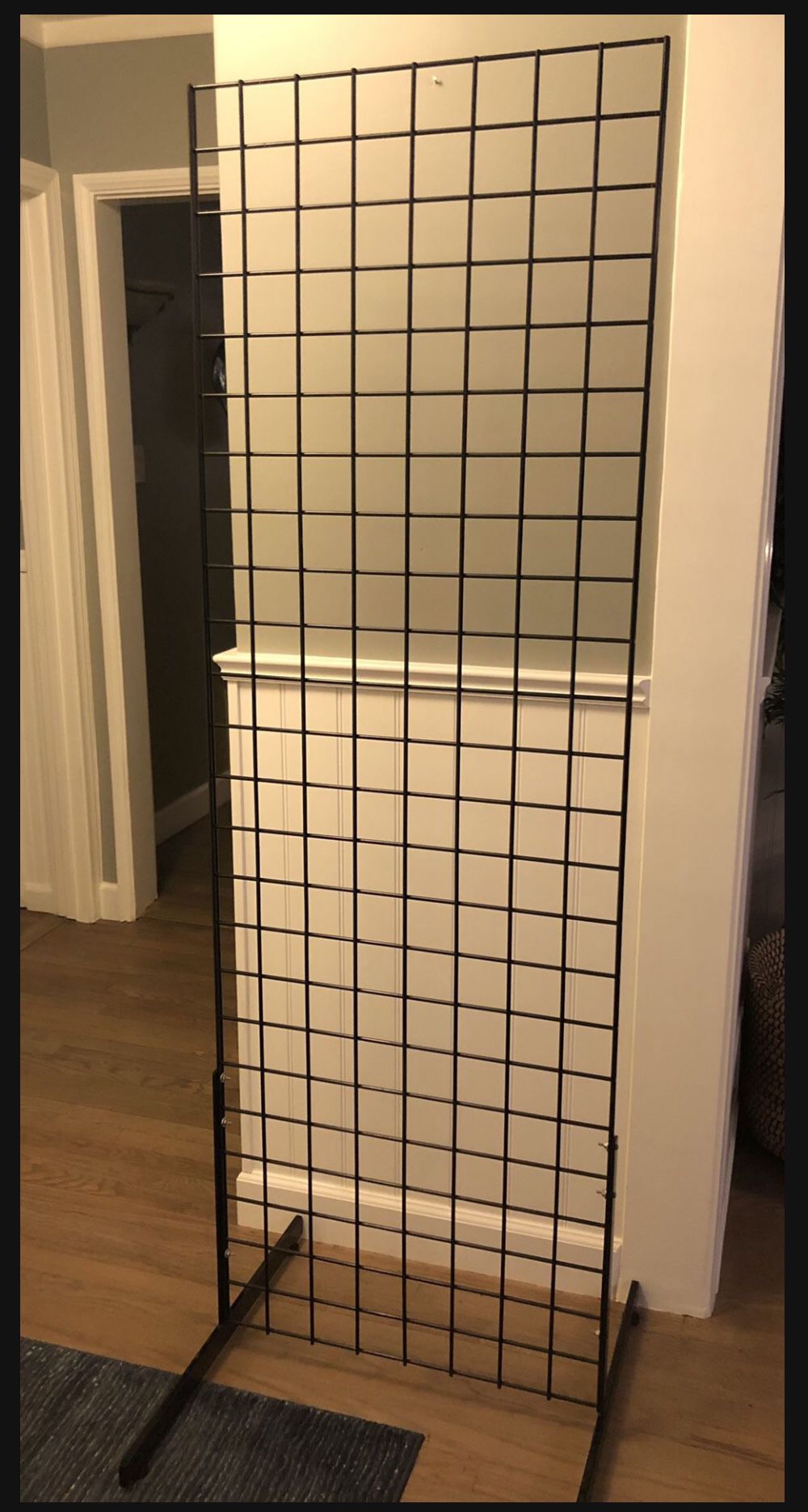 Grid Display Panels With Feet - Set Of 2