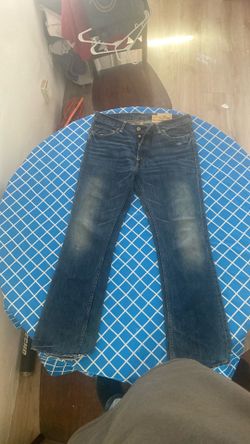 Hollister Men's Blue jeans size 34w x 32L