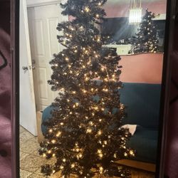 Bonito Árbol De Navidad Negro Con Luses