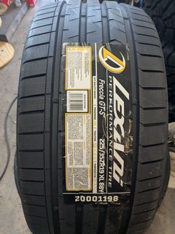 Lexani Freccia GT-S 225/35ZR19 XL 88V Tire
