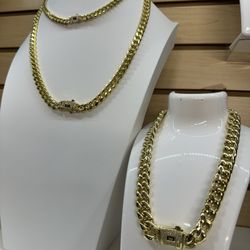 Gold Cuban Link Chain 