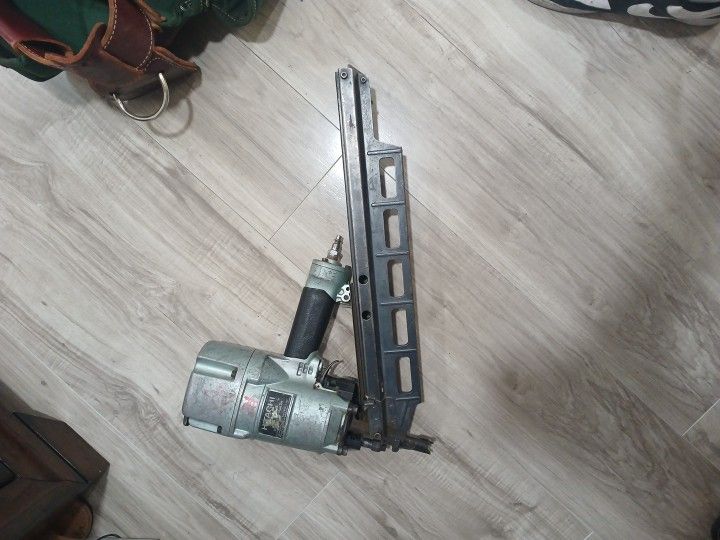 Hitachi Nail gun
