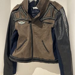 Ladies Jacket Rafunla W/ Faux Black Leather, Zippered Designs, Embroidered, Brown Denim, Spandex And Embroidered Emblem