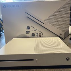 Xbox One S (Bundle Includes 11 Games And 2 TB External Storage)