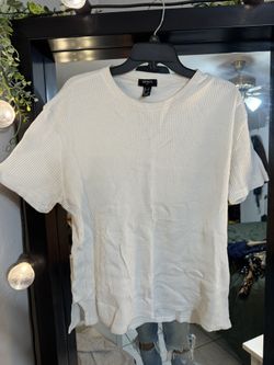 White tee