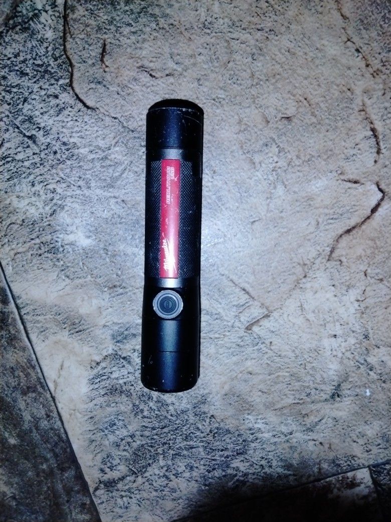 Miluake SuperBRIGHT Flashlight