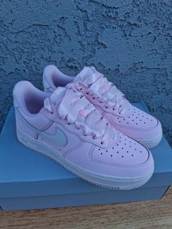 WOMEN'S AIR FORCE 1 RETRO PRM SIZE 7