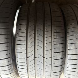 Tires 275-35r22 & 315-30r22 Pirelli