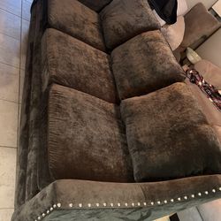 Clean Smoke Free Couch 