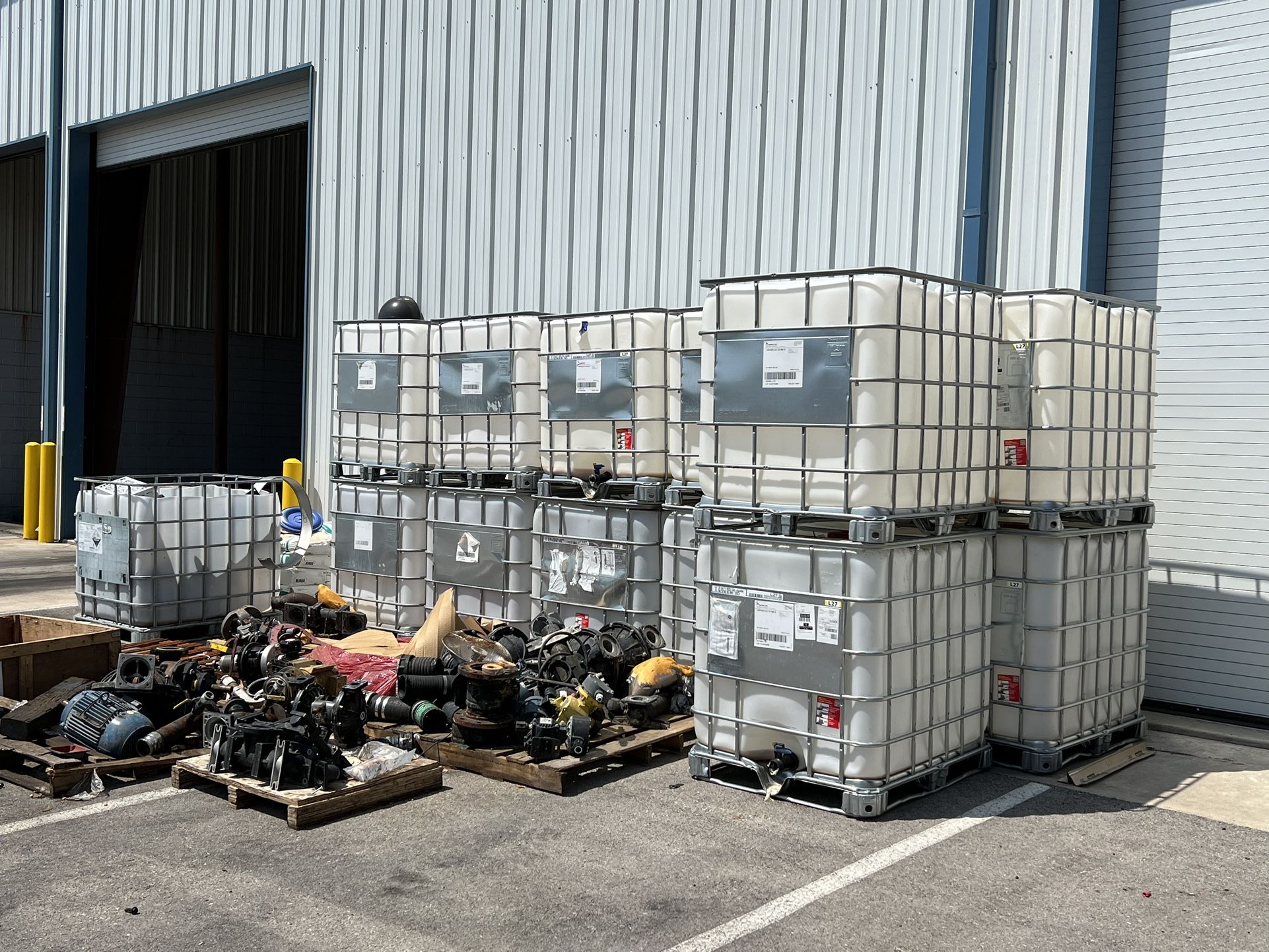 Empty Water Tanks (250 Gallon)