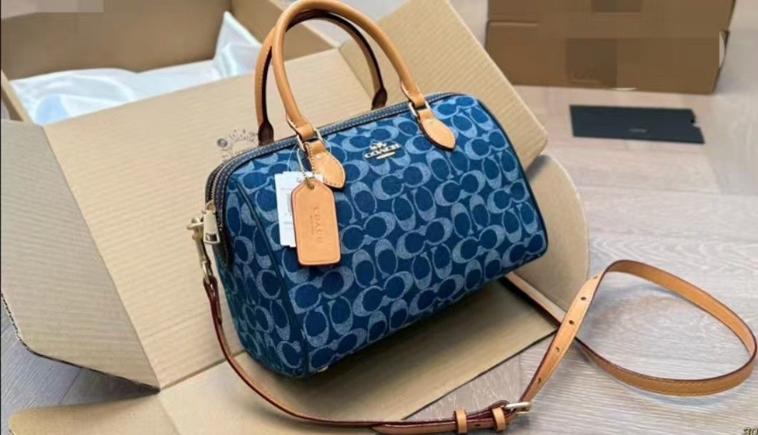 🌟COACH Coach Rowan 25 Blue Boston Bag✨