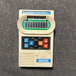 Vintage 1977 MATTEL CLASSIC FOOTBALL