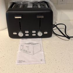 Amazon Basics 4 Slice Toaster Brand New