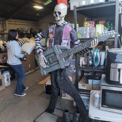 Liquidation Costco Amazon ONLY Half Price Or Less