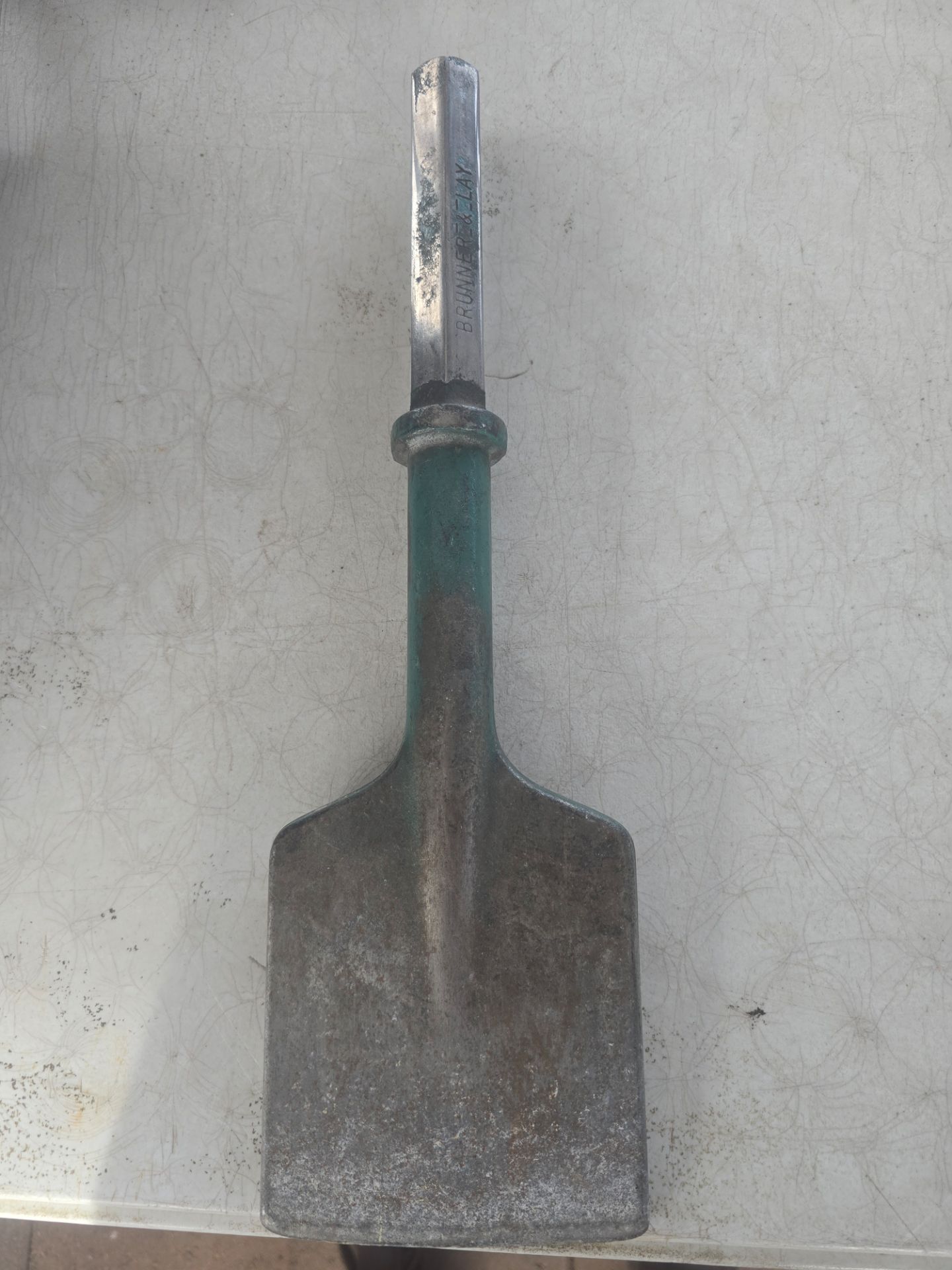 Shovel/scoop bit