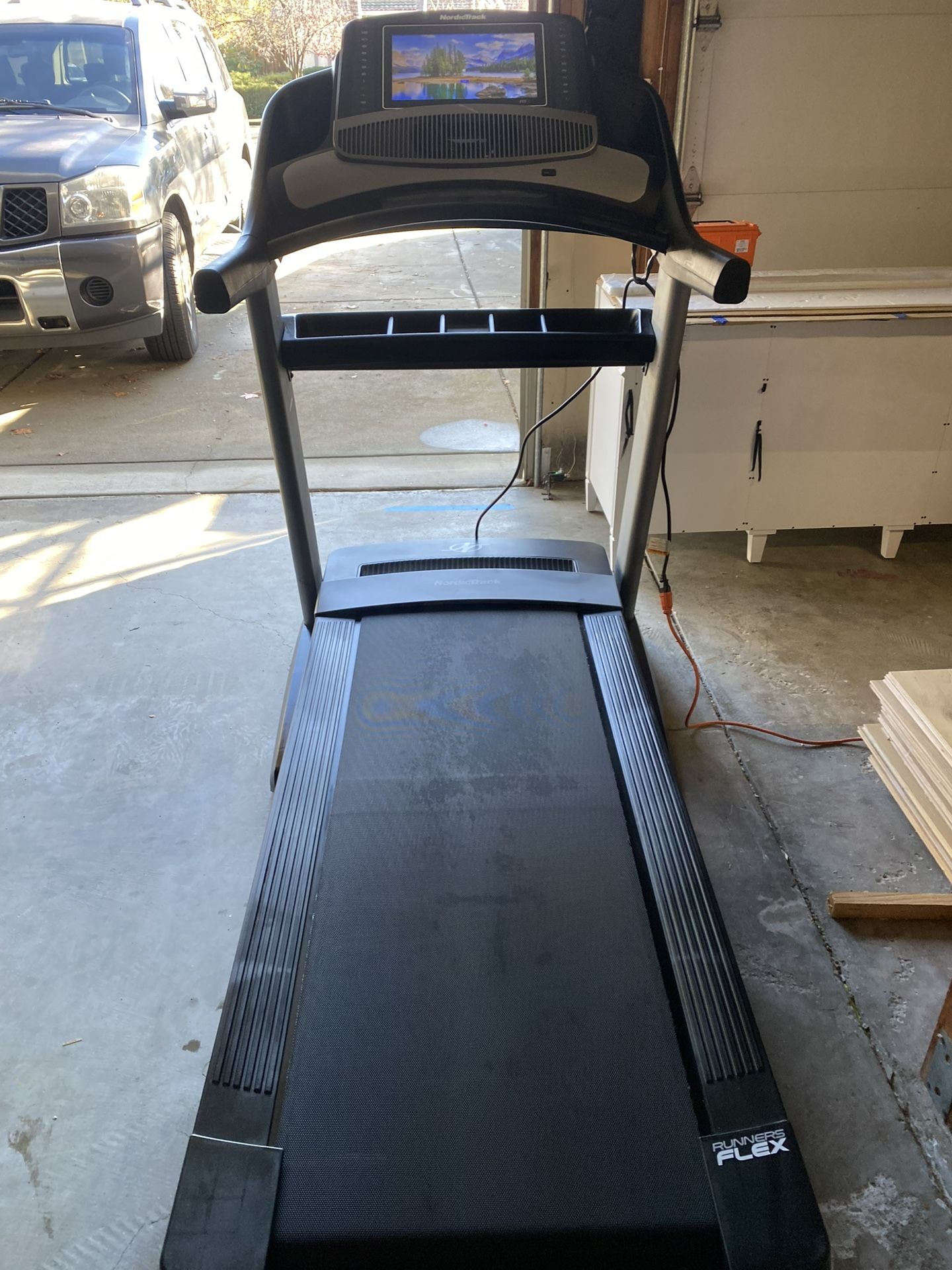 Nordictrack  Treadmill 2450 Like New 