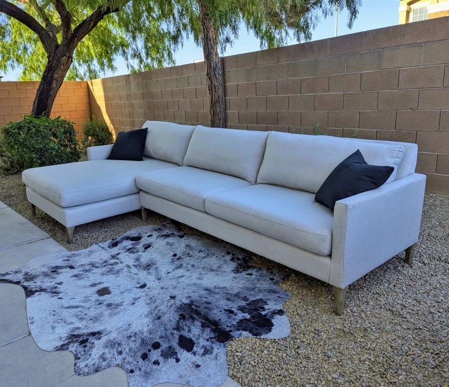Bassett Furniture Sectional Sofa with Chaise - Light Gray - Excellent Condition