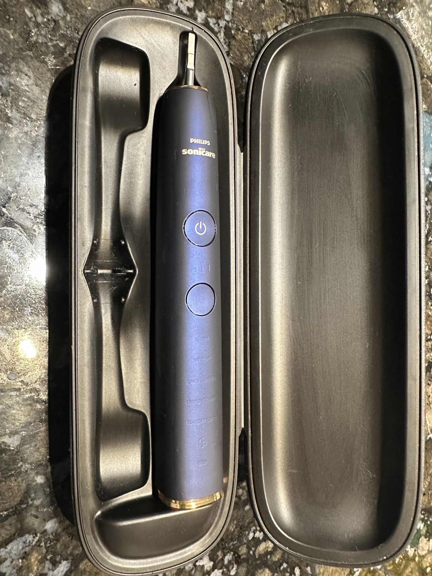 Sonicare DiamondClean 9700 Handle, Travel Case In Luna Navy Blue