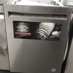 KitchenAid Dishwasher Stainless Steel ( Price Is Negotiable )
