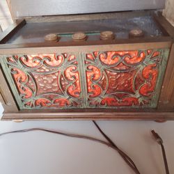 Radio antiguo trabaja vien