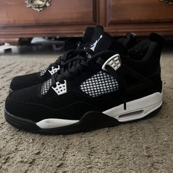 Jordan 4s white thunder size 10