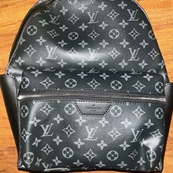 LV Backback(brand new)