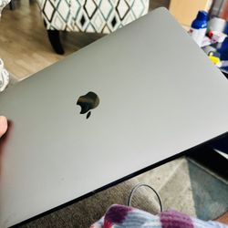 2018 13” MacBook Pro 16 GB HHD Touch Bar (Sonoma Mac OS) 