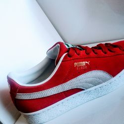 Puma's Shoes 