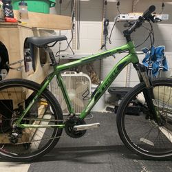 Trek 3700