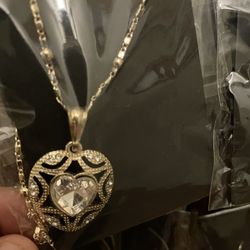 SALE 🚨🚨🚨🚨 Gold Filled Heart Necklace 