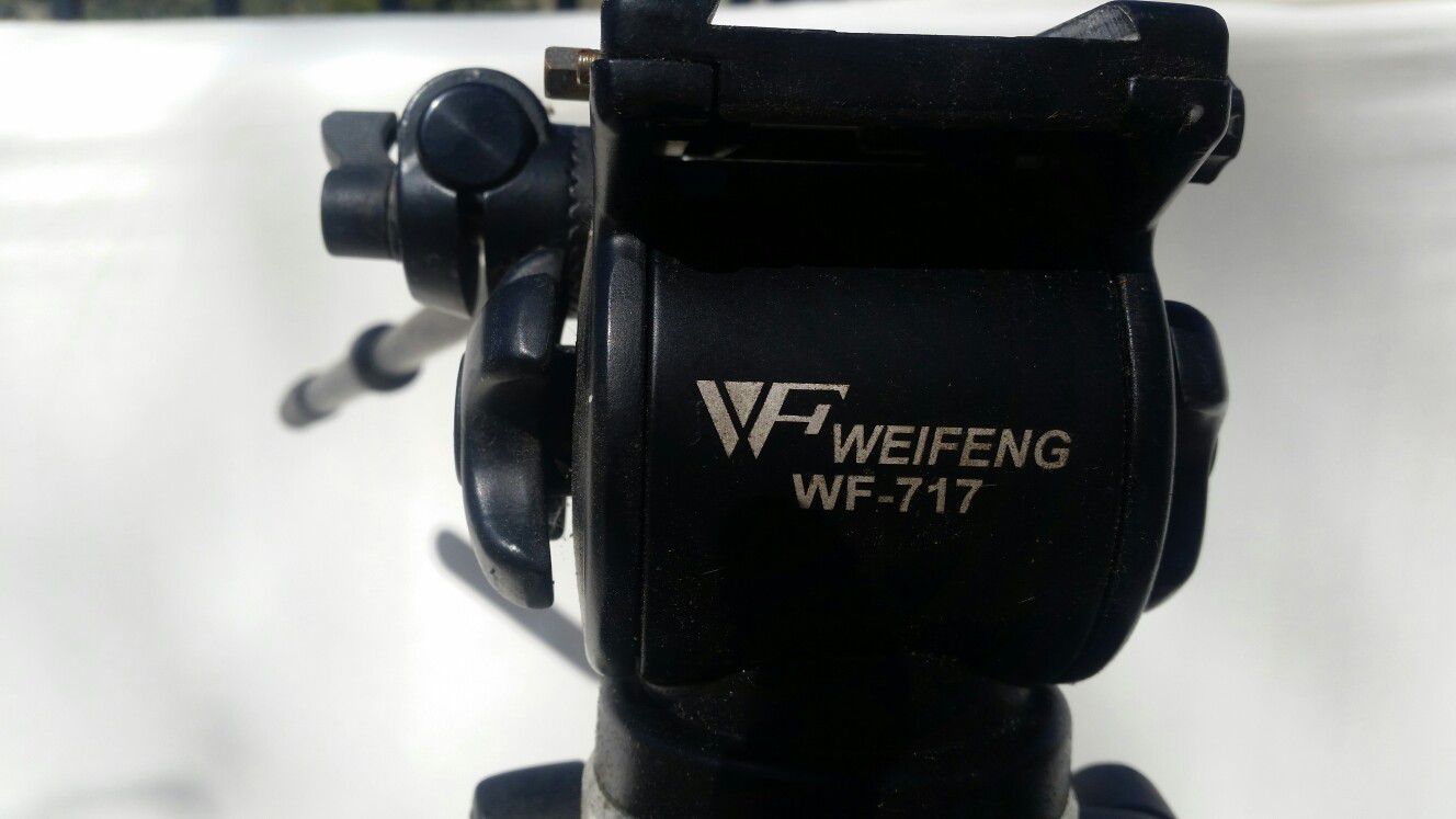 Weifeng wf-717 camera tripod and 7 tripod stands