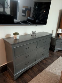 Dresser / Bedroom set
