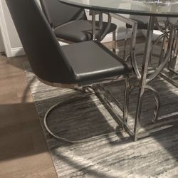 Z Gallery Dining Room Table And Chairs