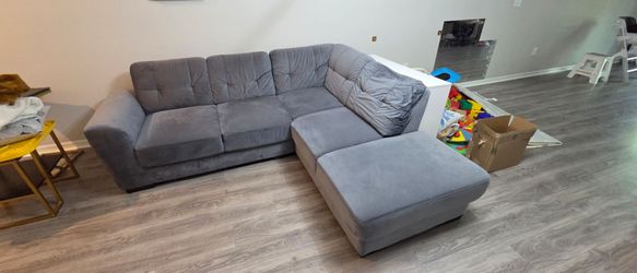 Gray L-Shaped Sectional Couch with Chaise, Good Condition