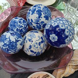 New zealand /Holland Delfts Vintage Blue & White Porcelain Balls