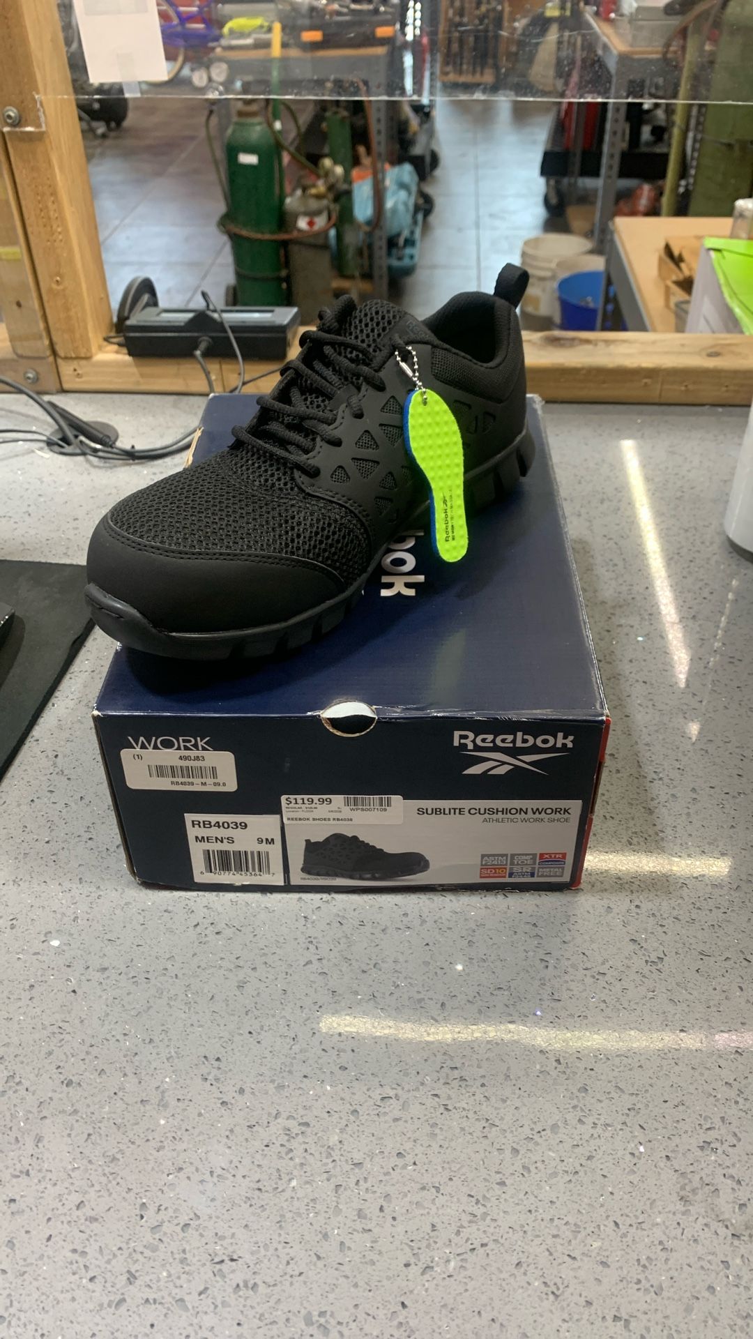 Reebok Men’s Athletic Work Shoes Size 9