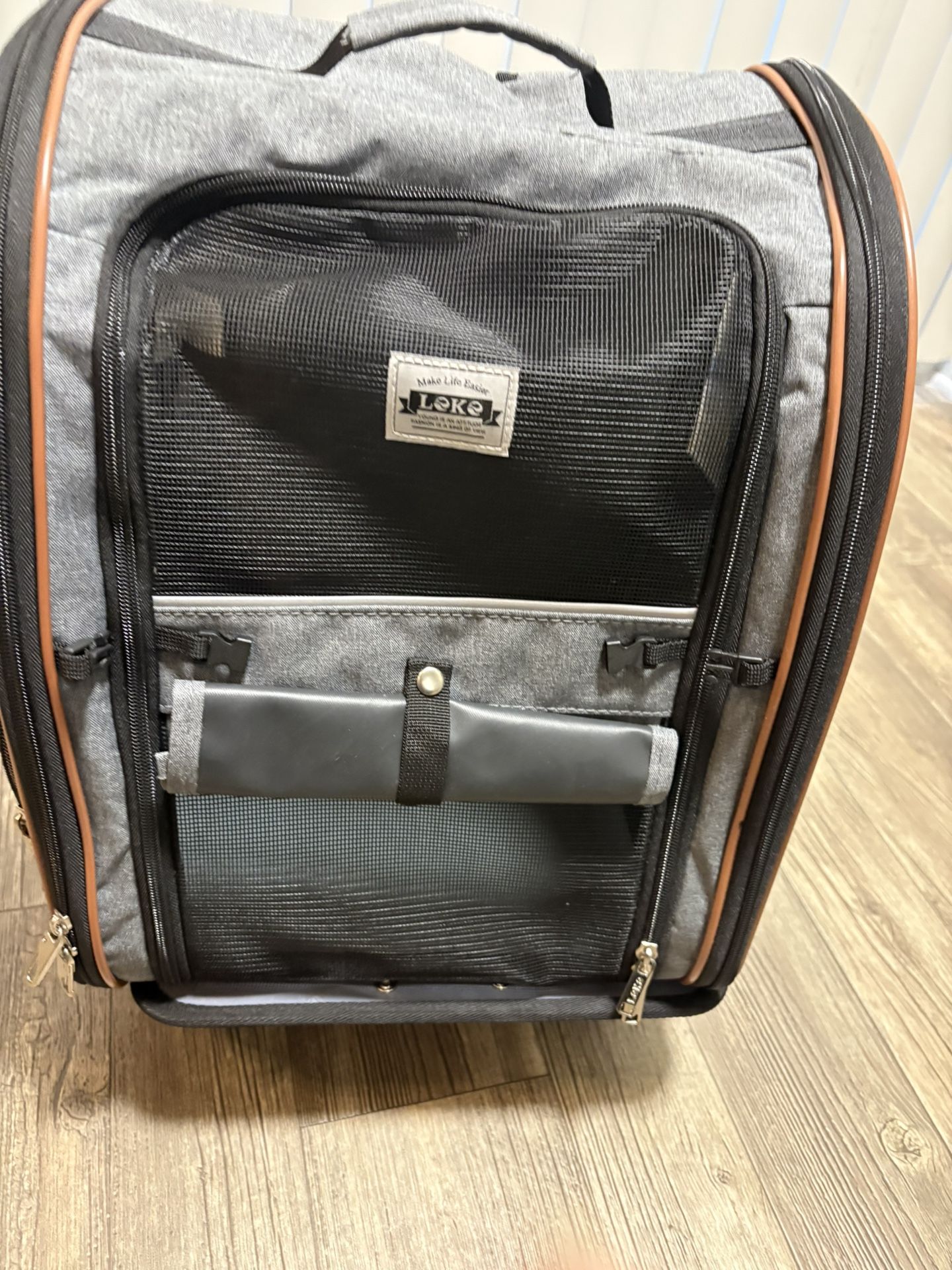 Lekebobor Large Cat Backpack Carrier Expandable Pet Carrier Backpack