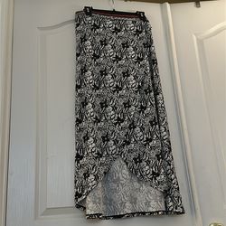 Floral black and white skirt