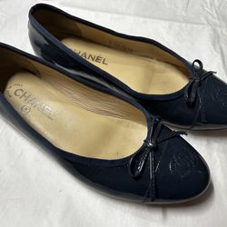 Chanel (OEM)  - Navy Flats (Ballet Toes) - 8.5