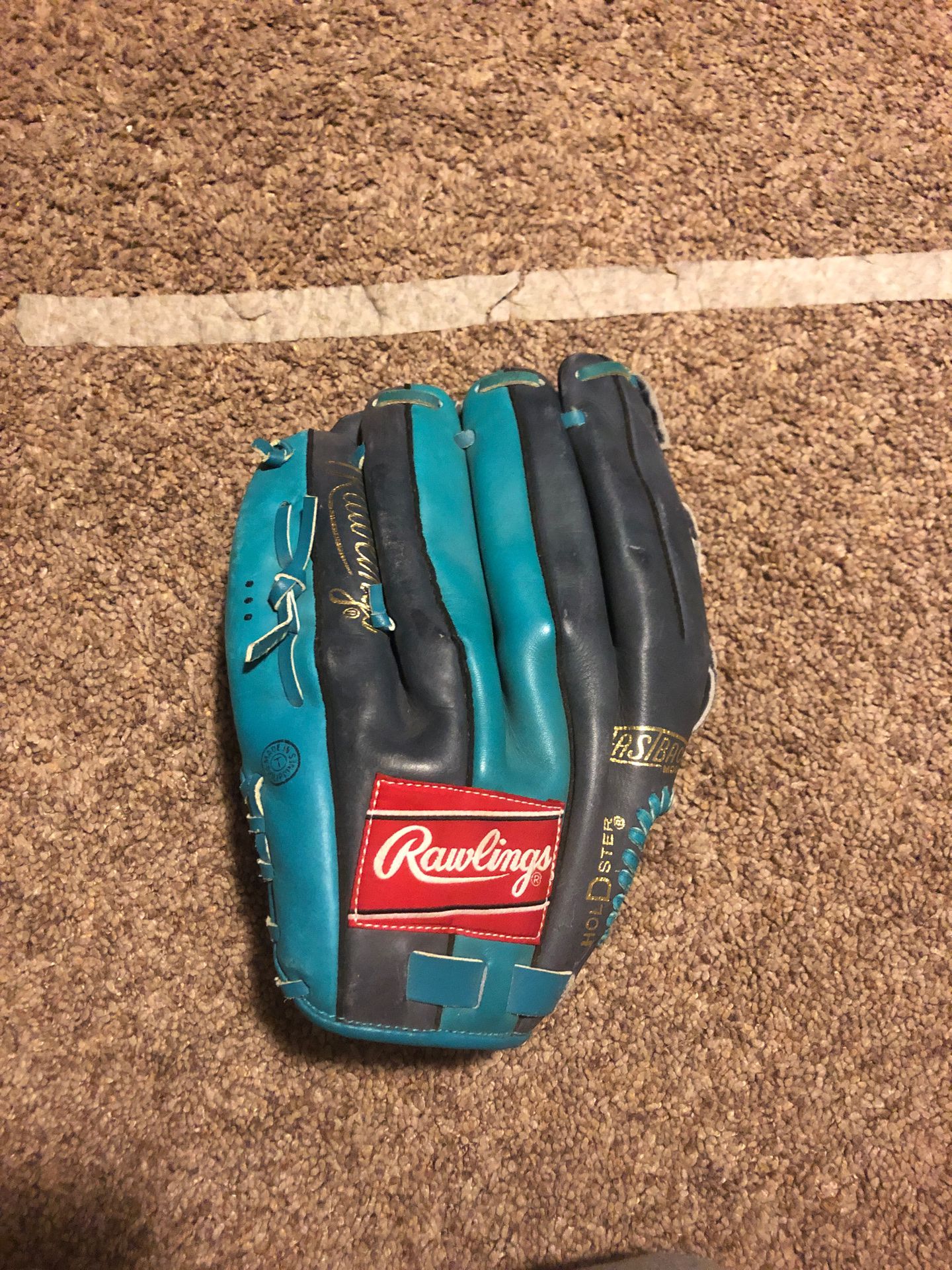Rawlings perfect condition 12 1/2” leather baseball/softball glove