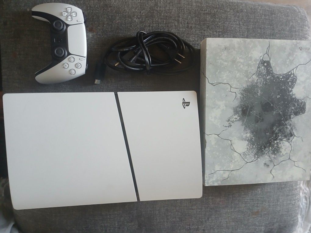 PS5 Slim And Gears Of War 5 Xbox 1