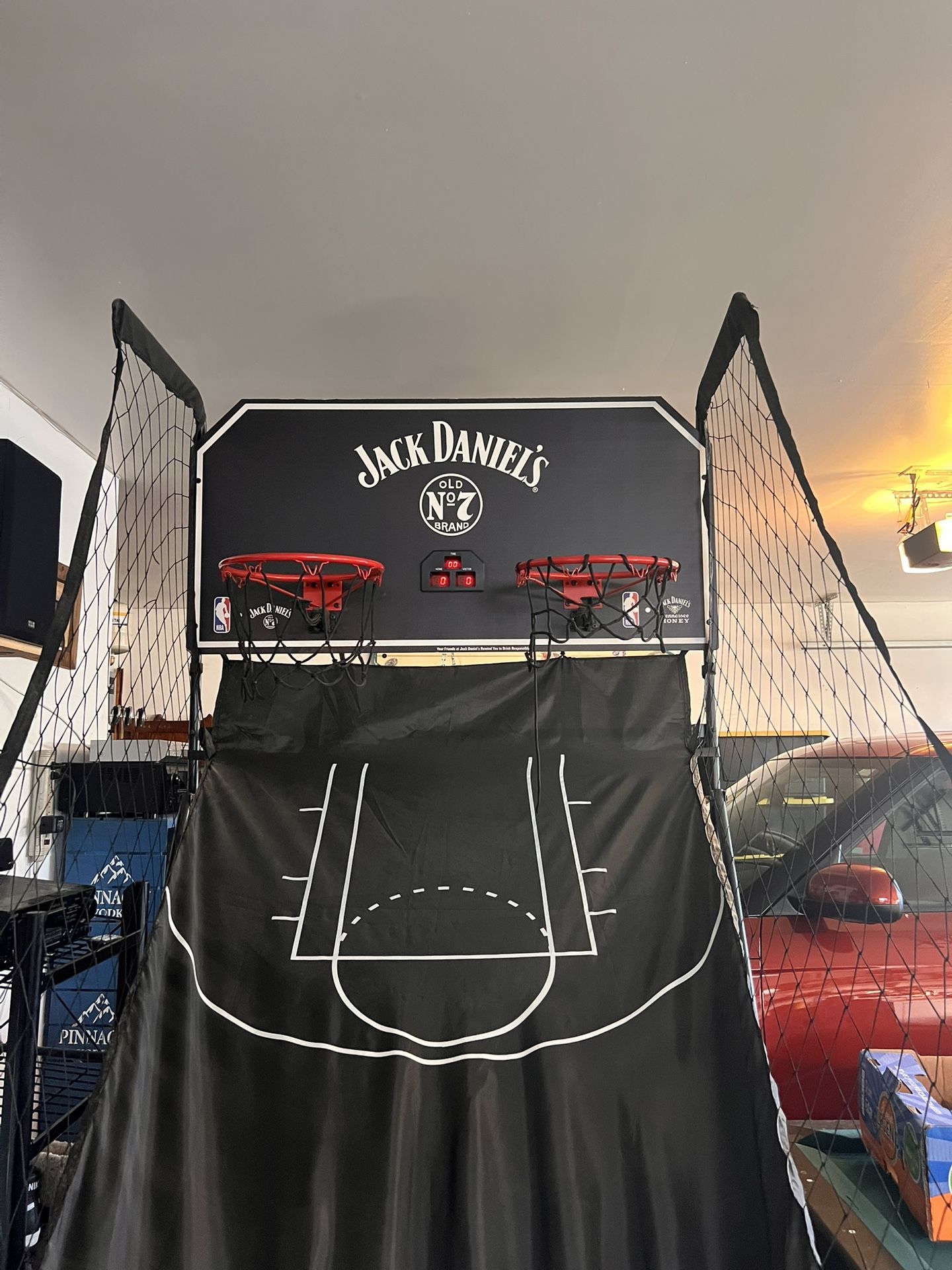 Jack Daniel’s mini b-ball game