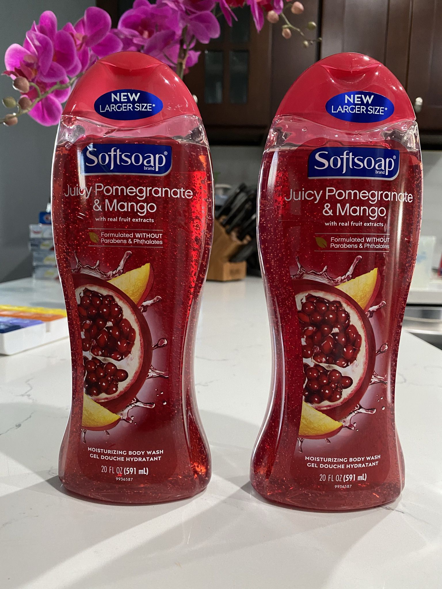 Softsoap Body Wash, Moisturizing, Juicy Pomegranate & Mango - 20 fl oz