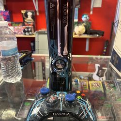 Halo 4 Xbox 360 console