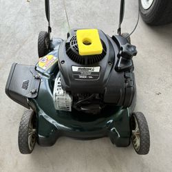 Lawn Mower PUSH In Excellent Condition Like New 