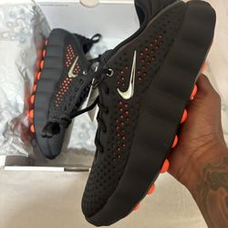 Nike Mind 002 ‘Black Hyper Crimson’ (size 10M)